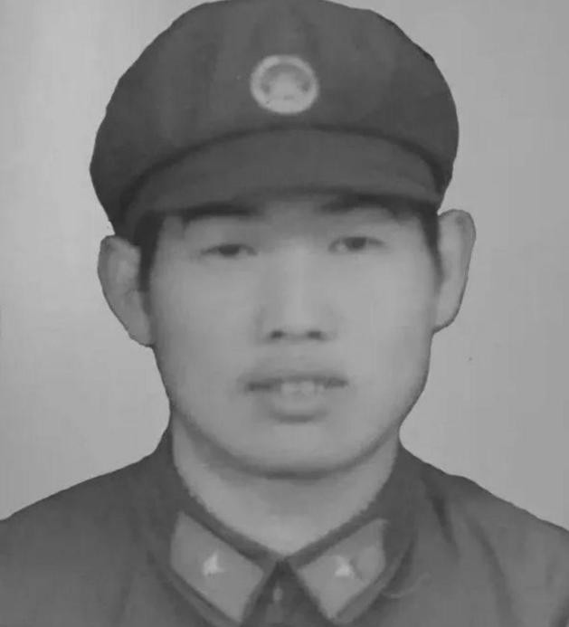 1986年8月17日，凌晨三时许，连日战火不断的老山地区，在黑夜中异常寂静。正在