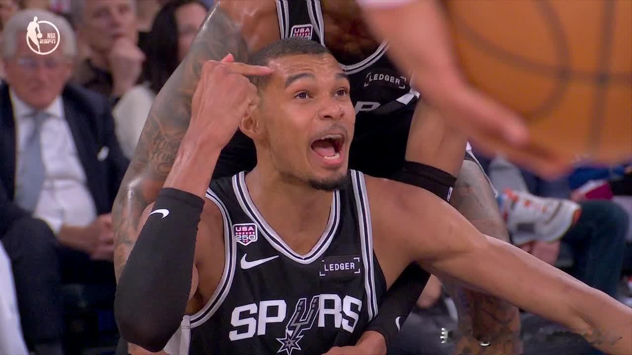 NBA总决G4，闪懵了所有球迷的眼睛吧、这是剧本大爆发吧？首先这剧本绝对想不到