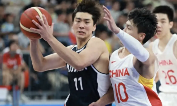亚洲杯男篮1/4决赛，中国男篮将对决韩国队，预计有六四开的取胜把握。韩国队的