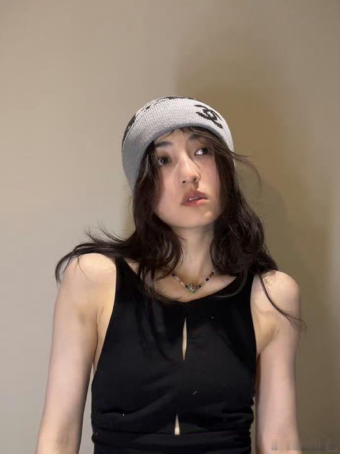 谁懂啊！张子枫把《花漾少女杀人事件》的笑脸纹身上，这波角色售后直接封神了