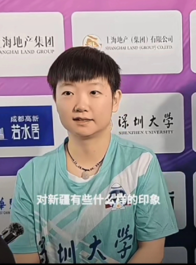 孙颖莎央视采访这段也太可爱了吧！李叔问她对新疆的印象，她老实说前几年来过