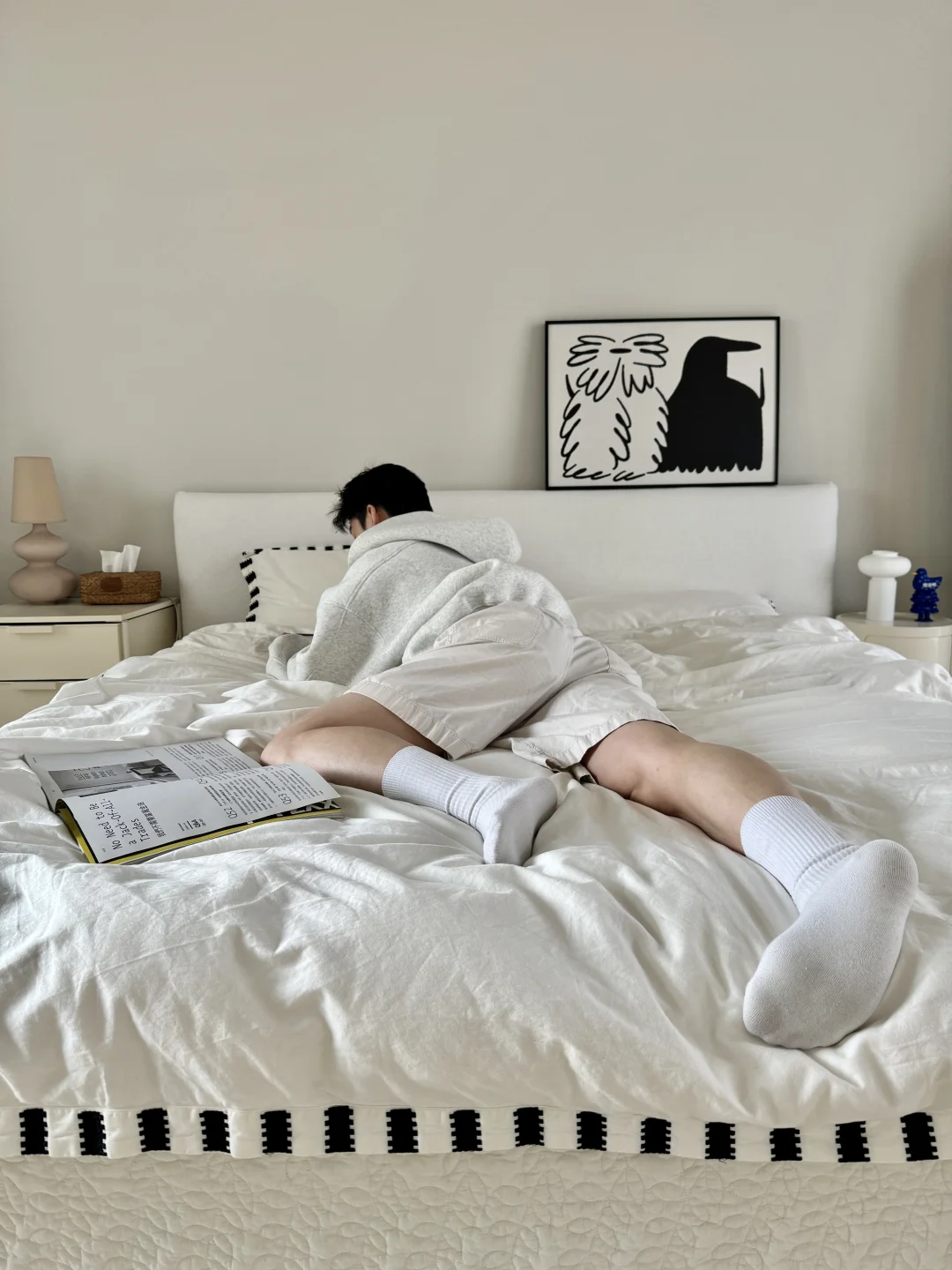 30+男生的白色系卧室，是一处精神留白