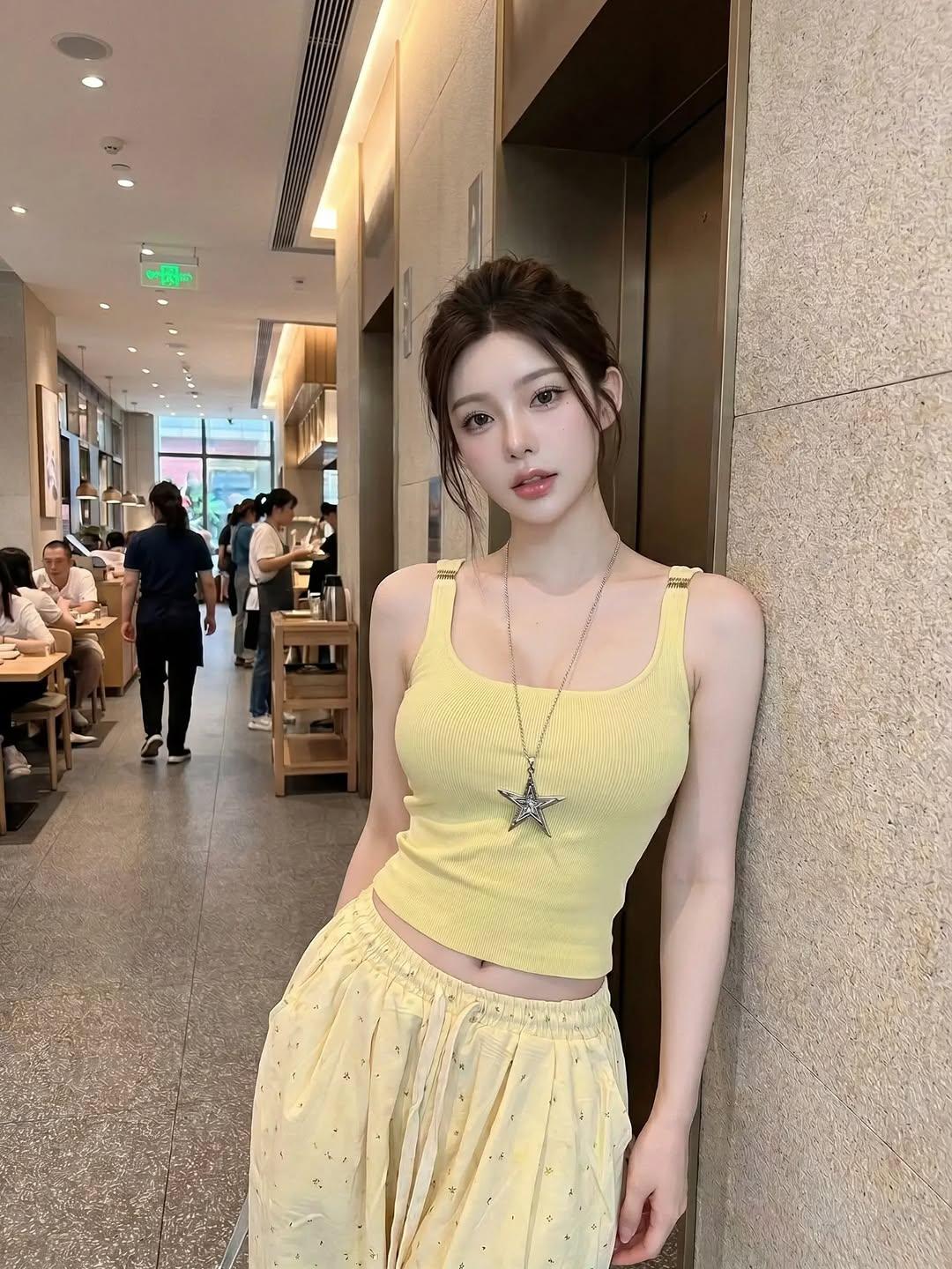 今日份的柠檬黄，是夏天的限定心动💛​被阳光偏爱的颜色，自带降温感