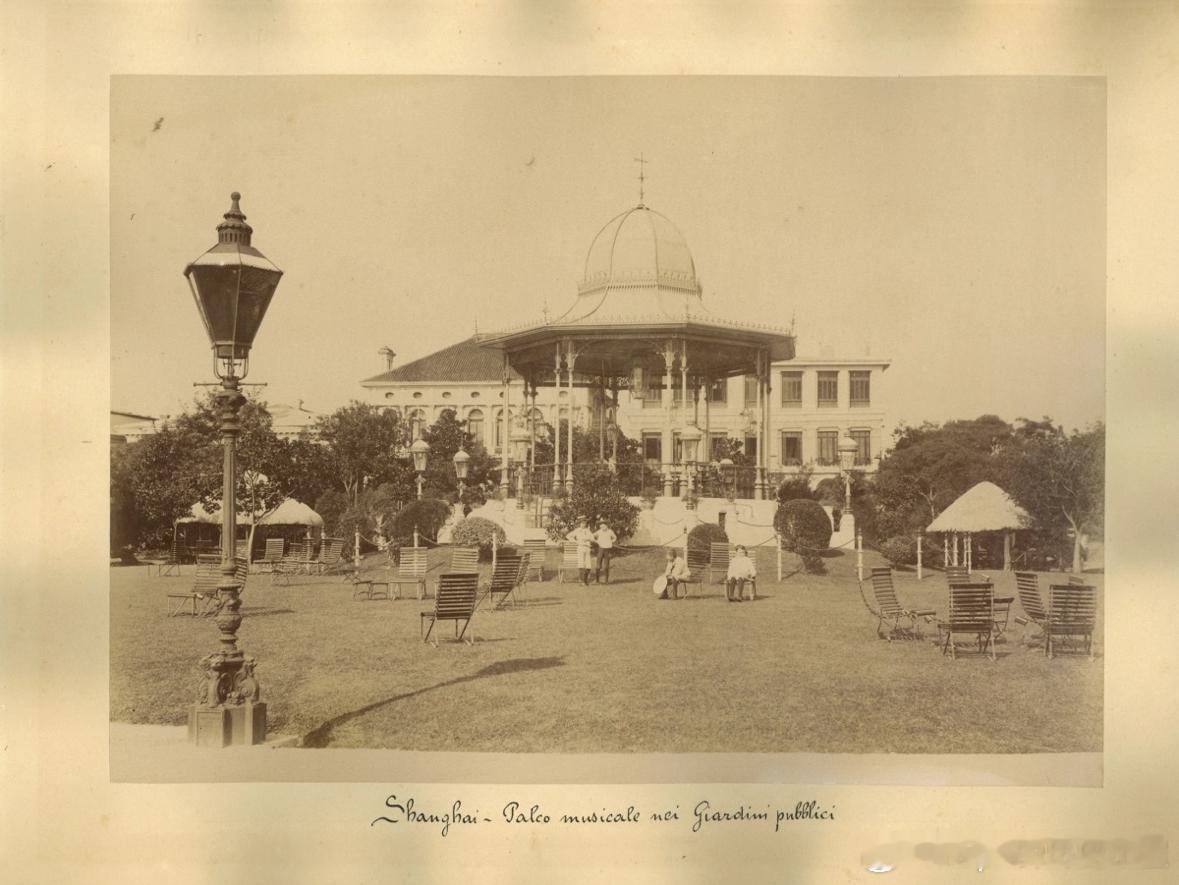 1890年代上海外滩公园第三代音乐亭历史影像