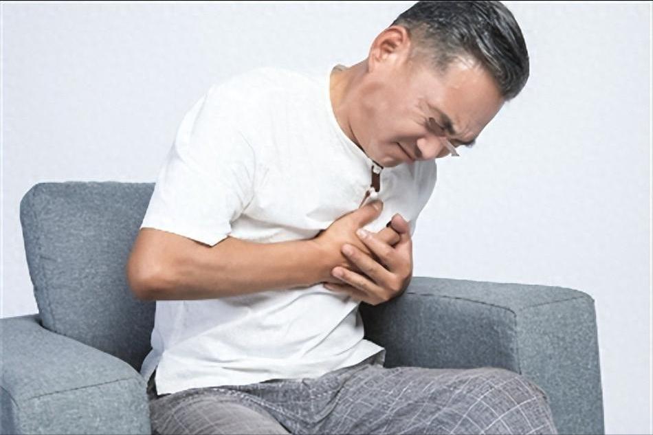 体内有癌，夜间会知？睡觉时出现4种不适，可能是癌症或疾病预警有些身体的异常，