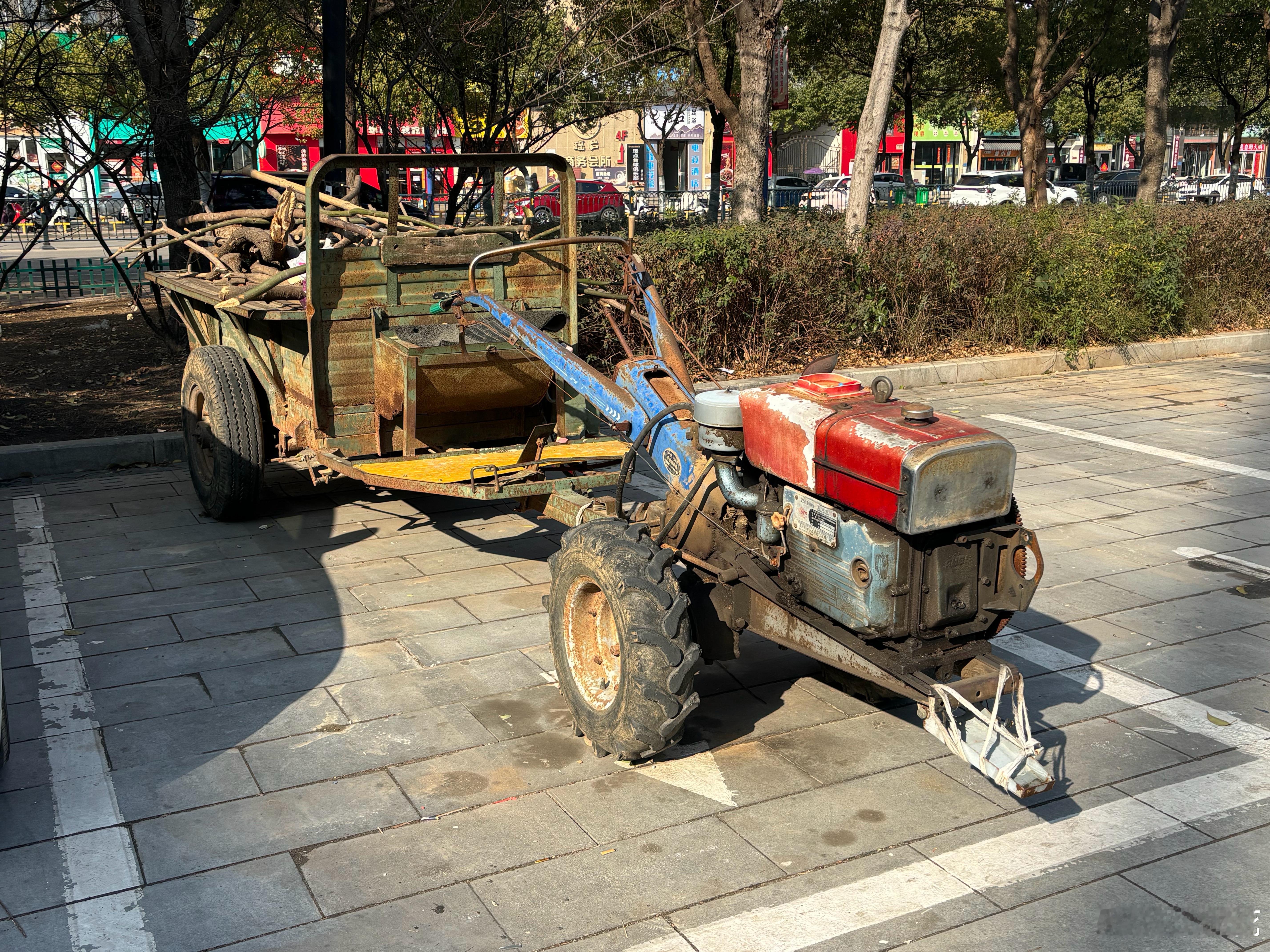 这种高级车，你们那里叫什么名字？你会开吗？[捂脸哭][捂脸哭][捂脸哭]