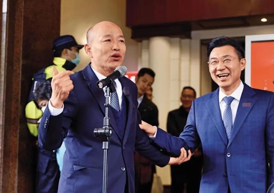 江启臣表态了，江启臣发文称“韩国瑜院长加油”。韩国瑜第一时间也出来和江启臣互动，