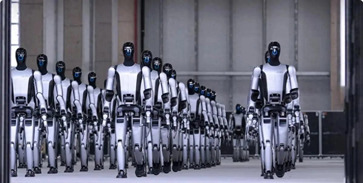 中越边境添“新卫士”！2.64亿中国人形机器人镇守广西边境 广西边境来了