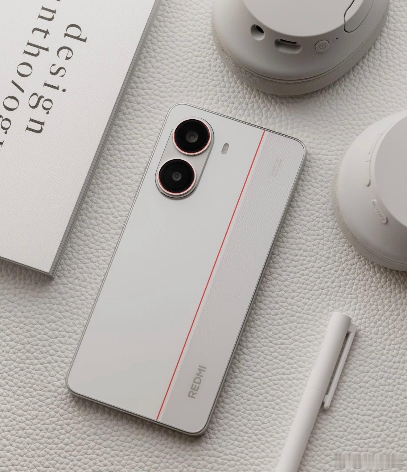 其实RedmiTurbo4产品力，性价比都在线，这外观现在看依旧很抓人，简约