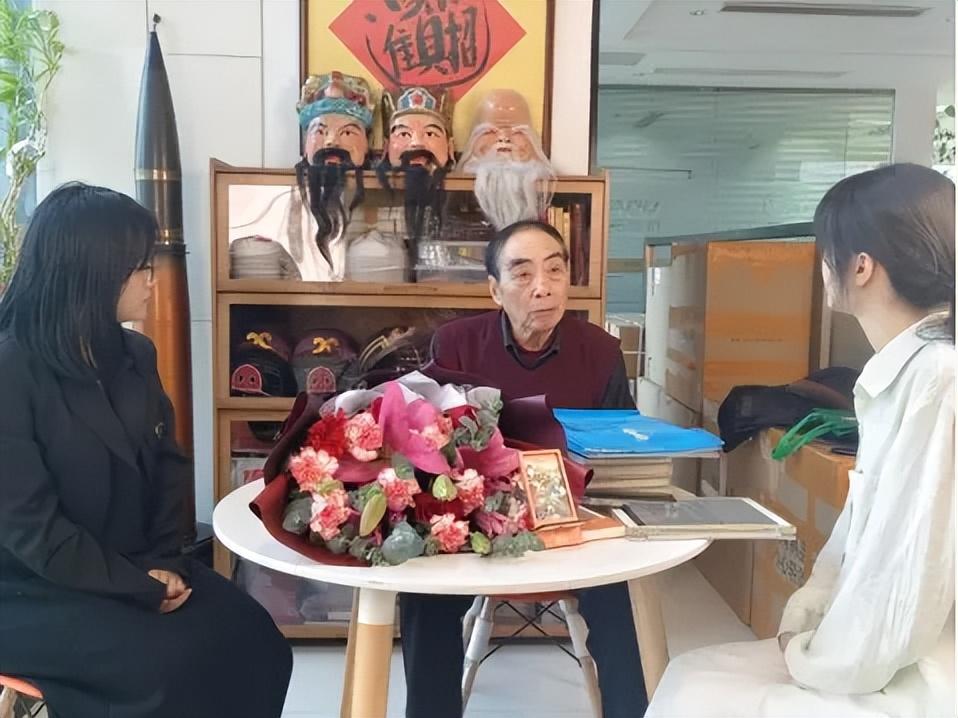 六小龄童悲痛万分，发了讣告又一位表演艺术家离世，享年84岁。离世的人名叫