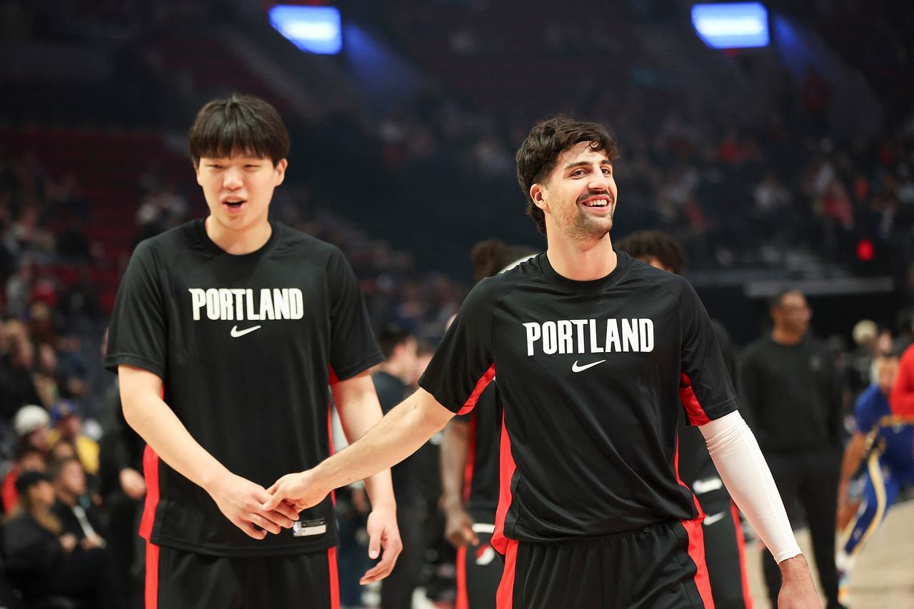 不得了啊！开拓者面对西部前八几乎都赢过了：1，面对西部第一的雷霆，开拓者赢过