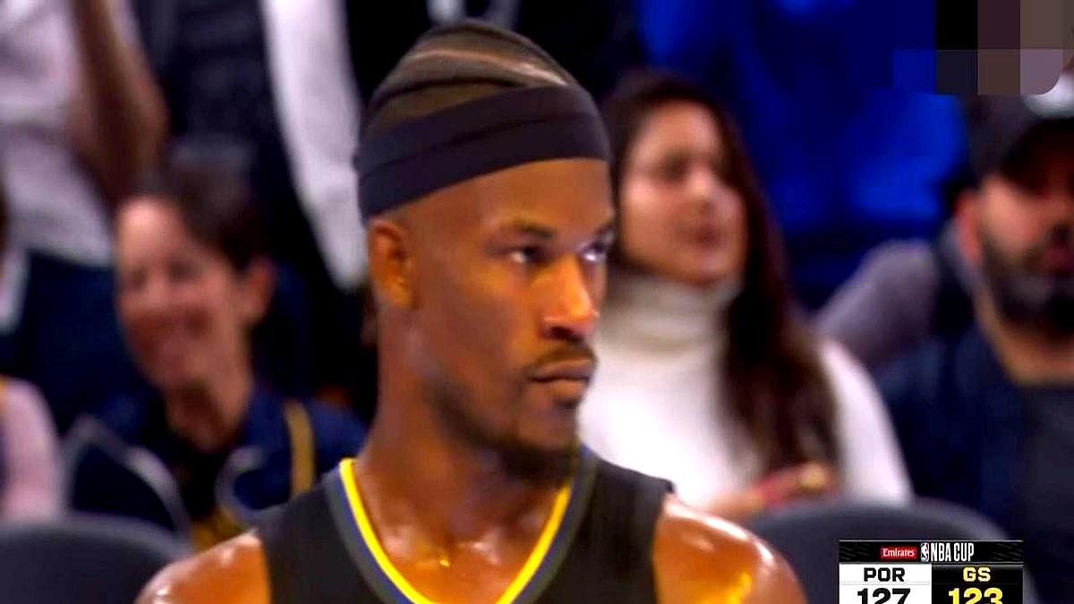 勇士打完开拓者，赛后这一幕，真是让人看得火大！巴特勒输了球，脸一黑，头也