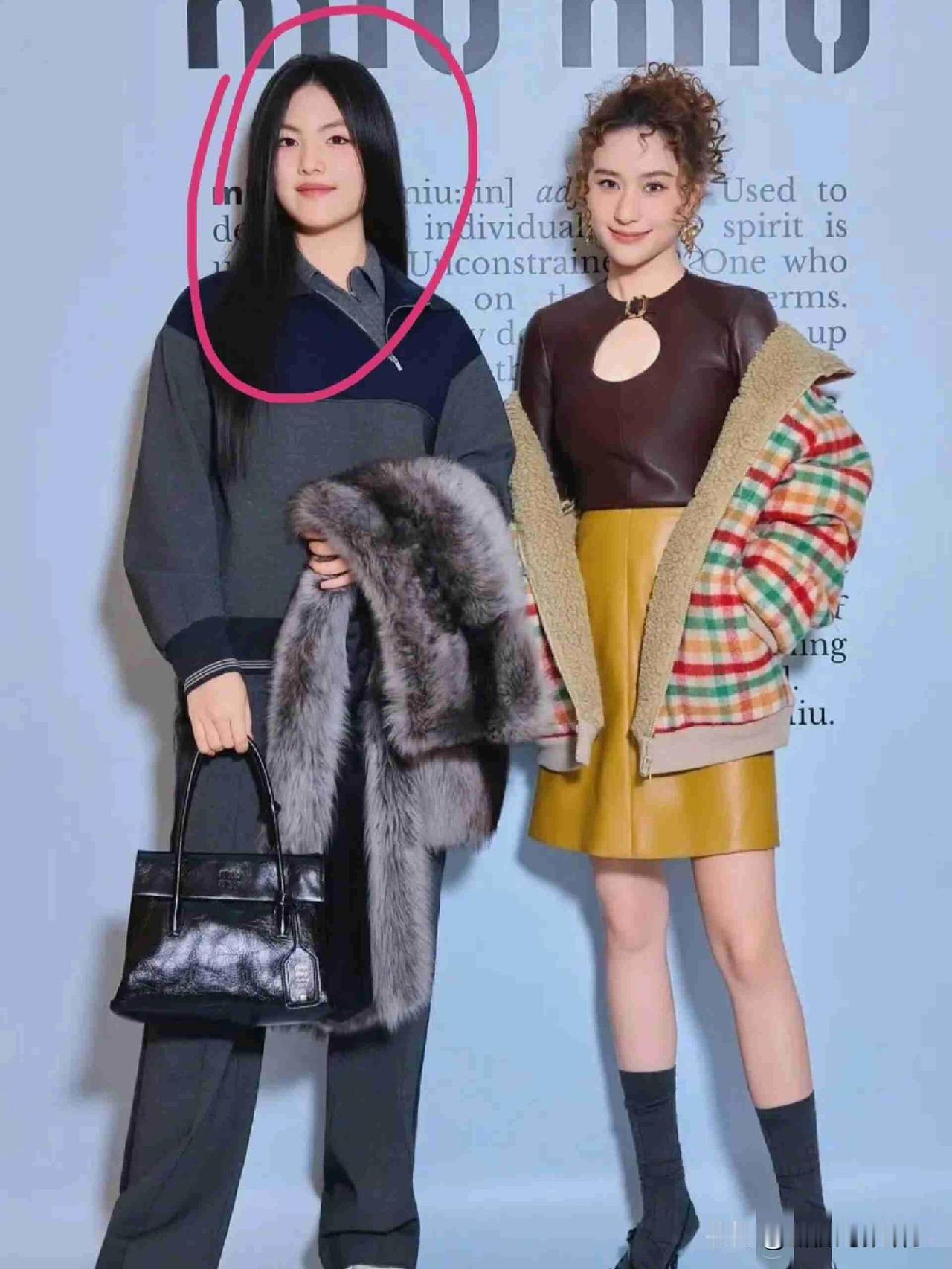 我的今日状态：😁轻松愉快我这里的天气：☁️阴天16岁王诗龄同框何超莲：贵