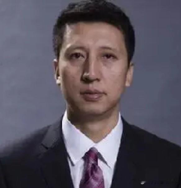 昨晚看了一场窝囊的比赛，输了可惜吗？一点都不可惜？球打的太愚笨了，不知道长脑子用