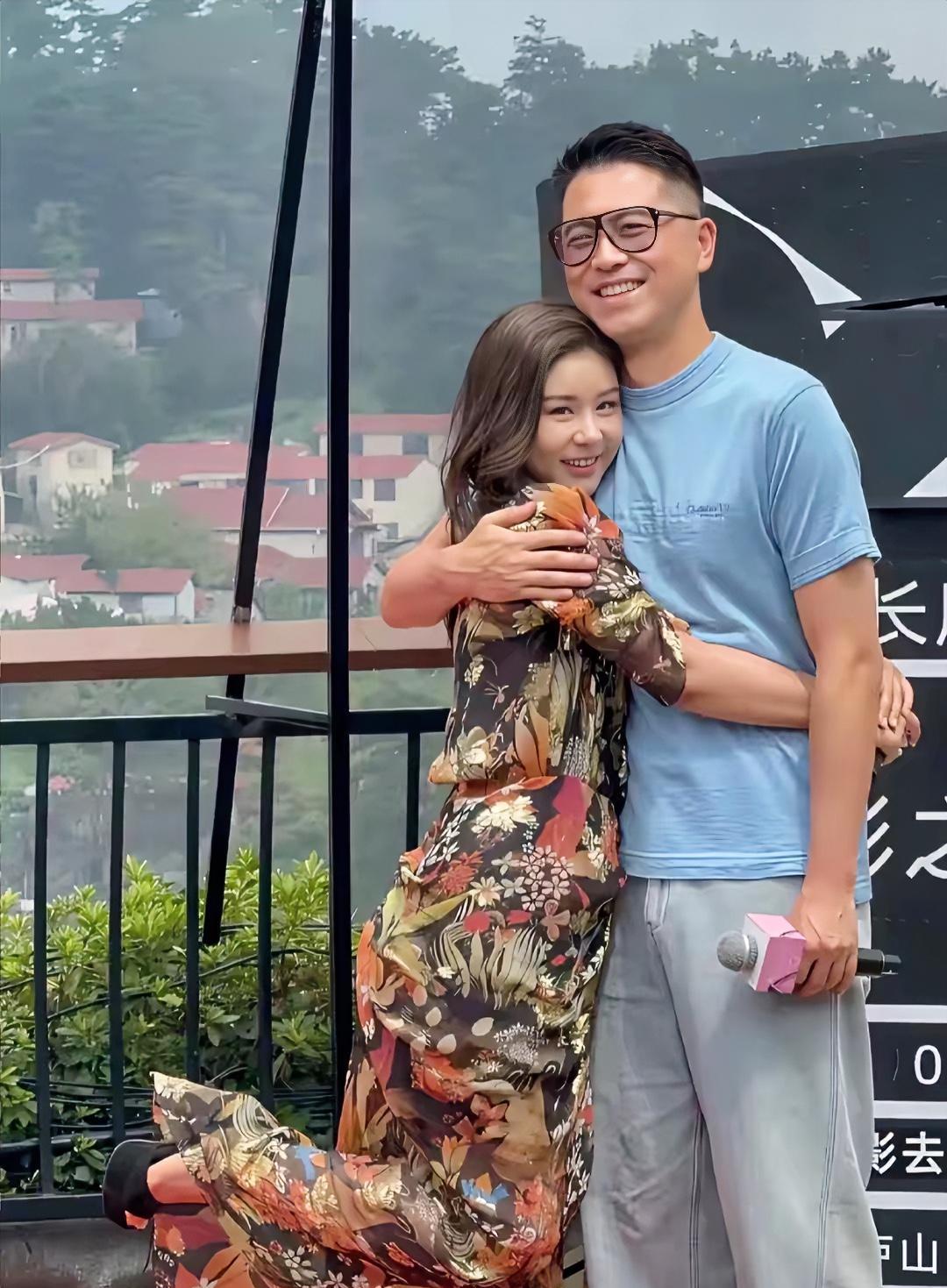 李小萌在他前面永远都是小女生，太让人羡慕了