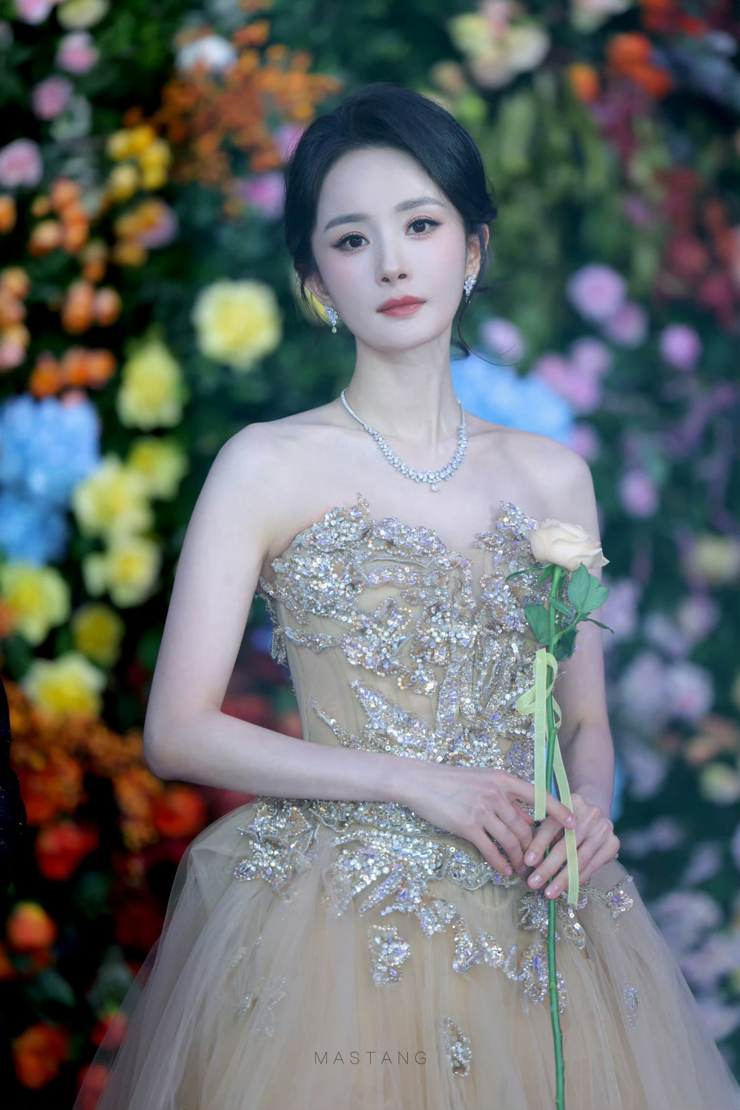 杨幂生图即神图说的对杨幂老师生图就是能打