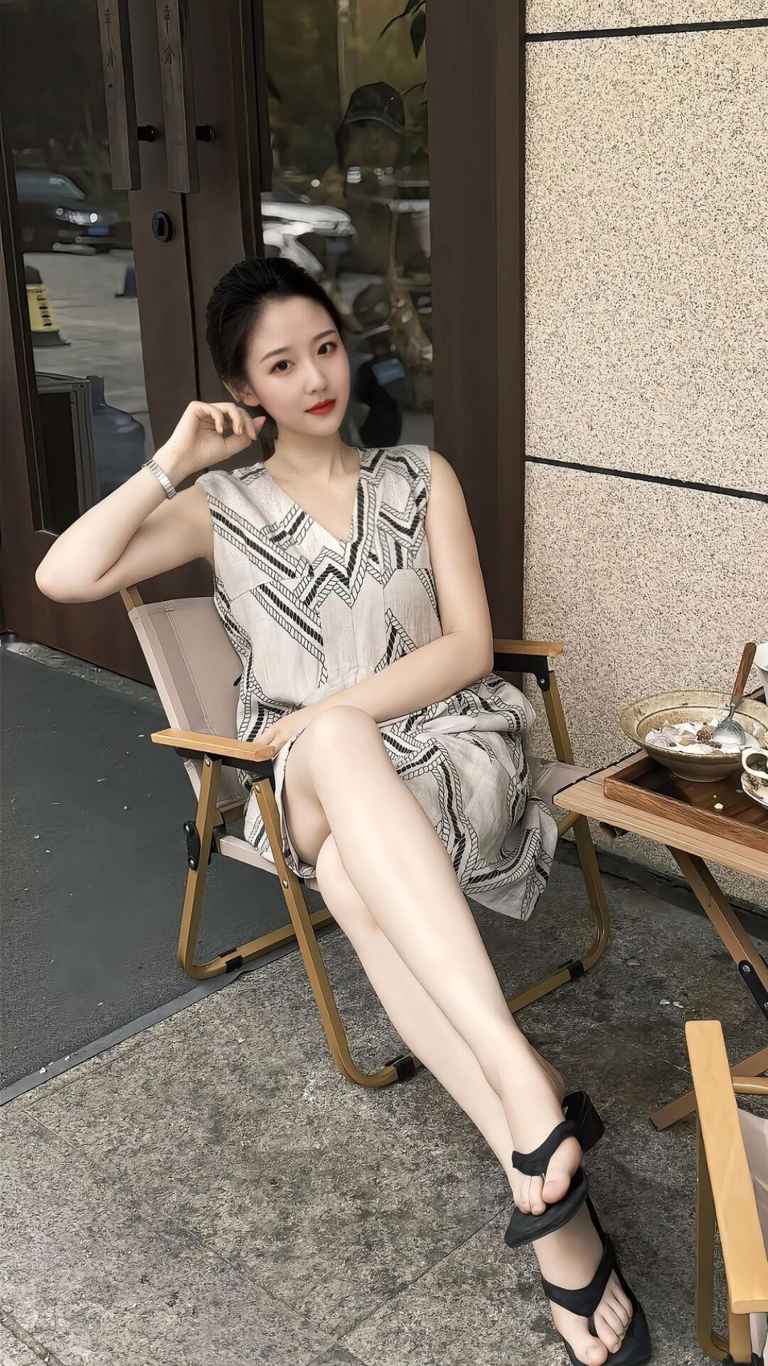 我从不羡慕别人，因为你在我心里早以胜过所有人！