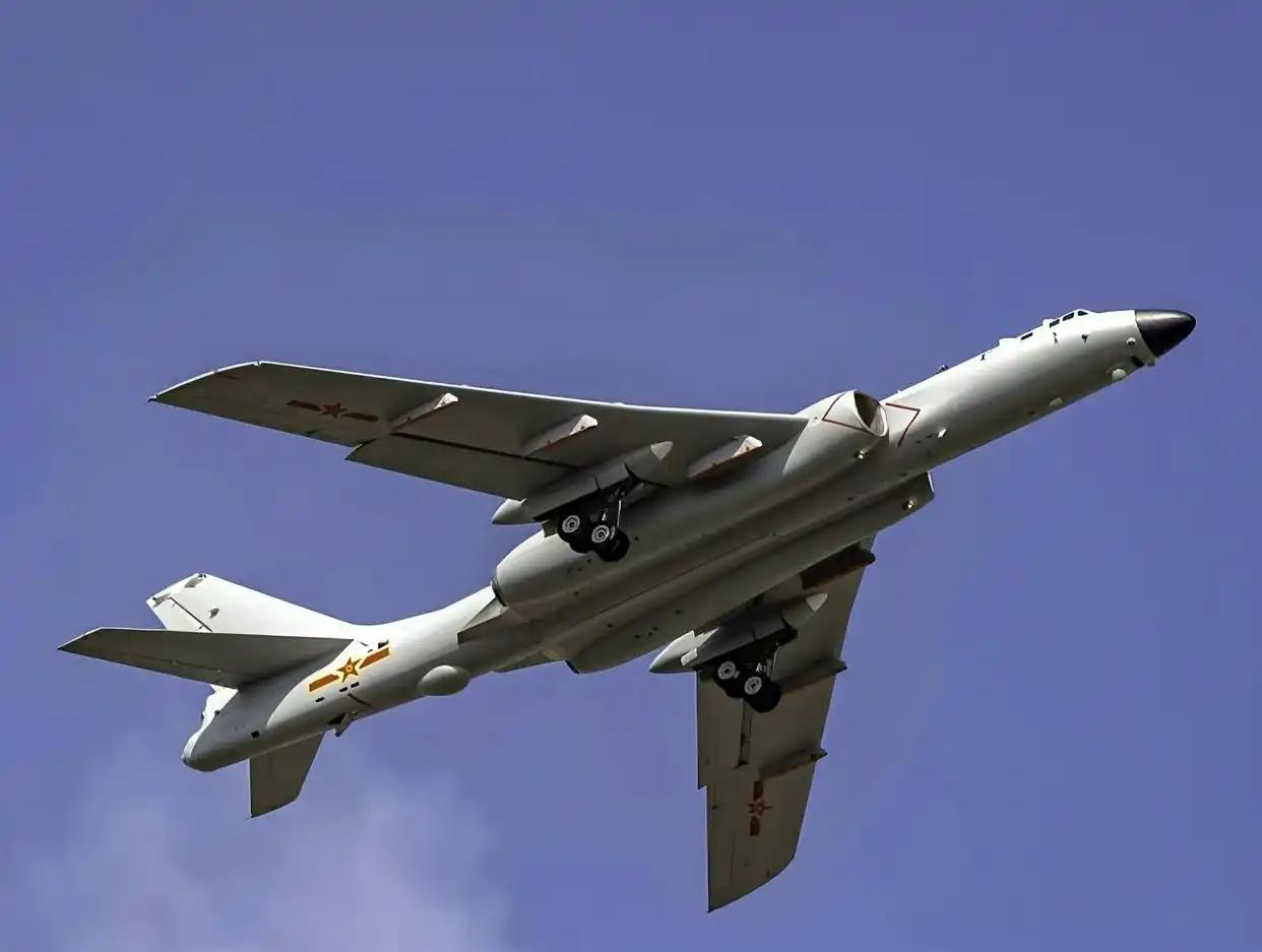 中国新一代远程战略轰炸机是不是要露面了？10月8日，航空工业一飞院开了一场誓师动