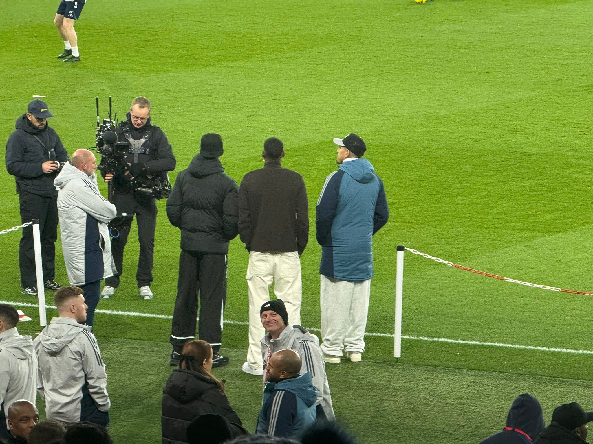 天空体育SamBlitz：因卡皮耶与莫斯克拉和加布里埃尔一起观看了阿森纳对阵埃