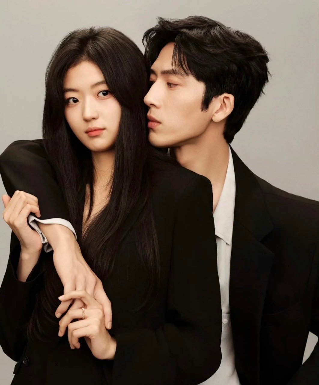 哈尔滨偶遇井柏然孙千拍戏，男帅女美好养眼，这个早春晴朗大事很妙啊！