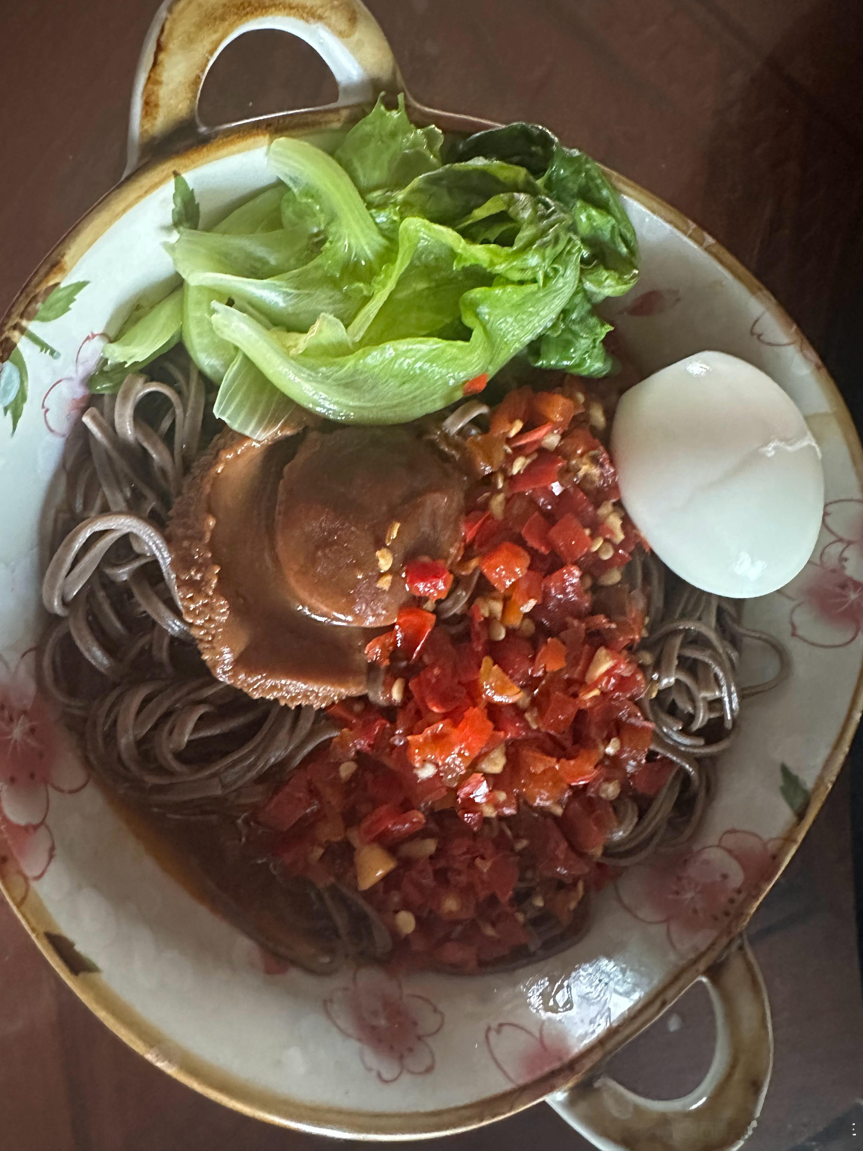 闲哉，羊也！一箪食在陋室，一瓢雪糕在保利广场，人不堪其肥，羊也不改其乐