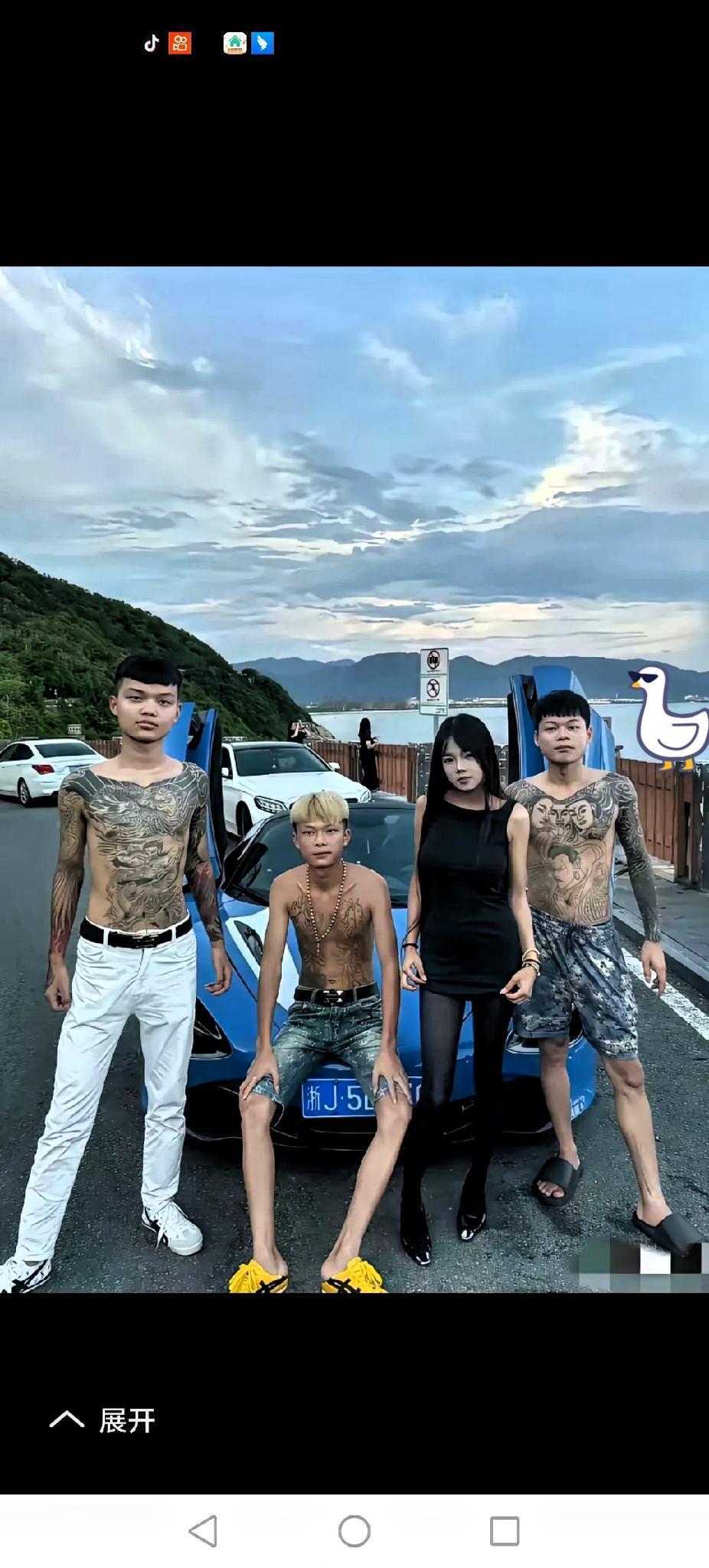 你别不信，真有这样的三个男孩子，兜里掏不出一百块，也不上班，却不缺女孩子追。