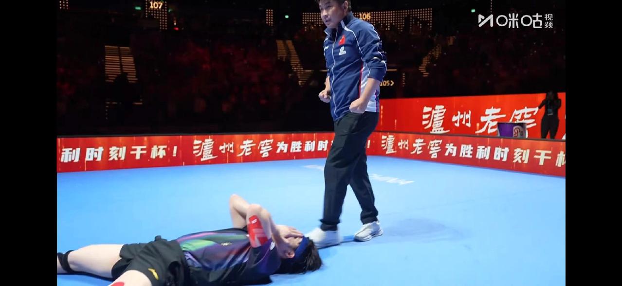 王楚钦在1-3落后的绝境下，连扳三局逆转日本小将松岛辉空，职业生涯首夺世界杯冠军