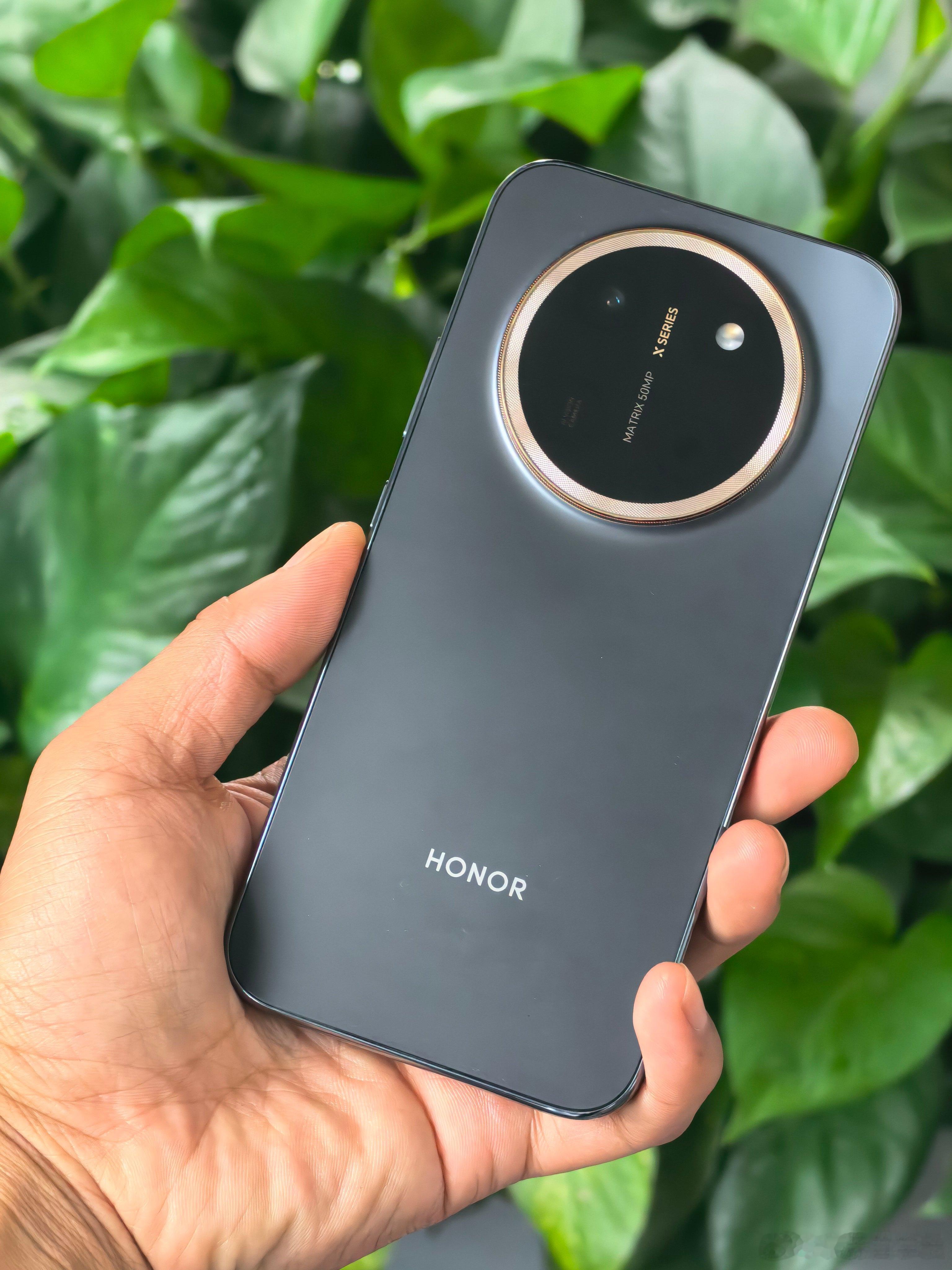 荣耀X80ProMax搭载11000mAh第四代青海湖电池荣耀X80Pro