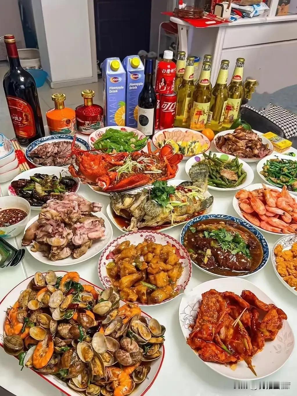 今年春节最明显的感受：亲戚群，彻底凉了。没人拜年，没人发红包，连句客套的新年