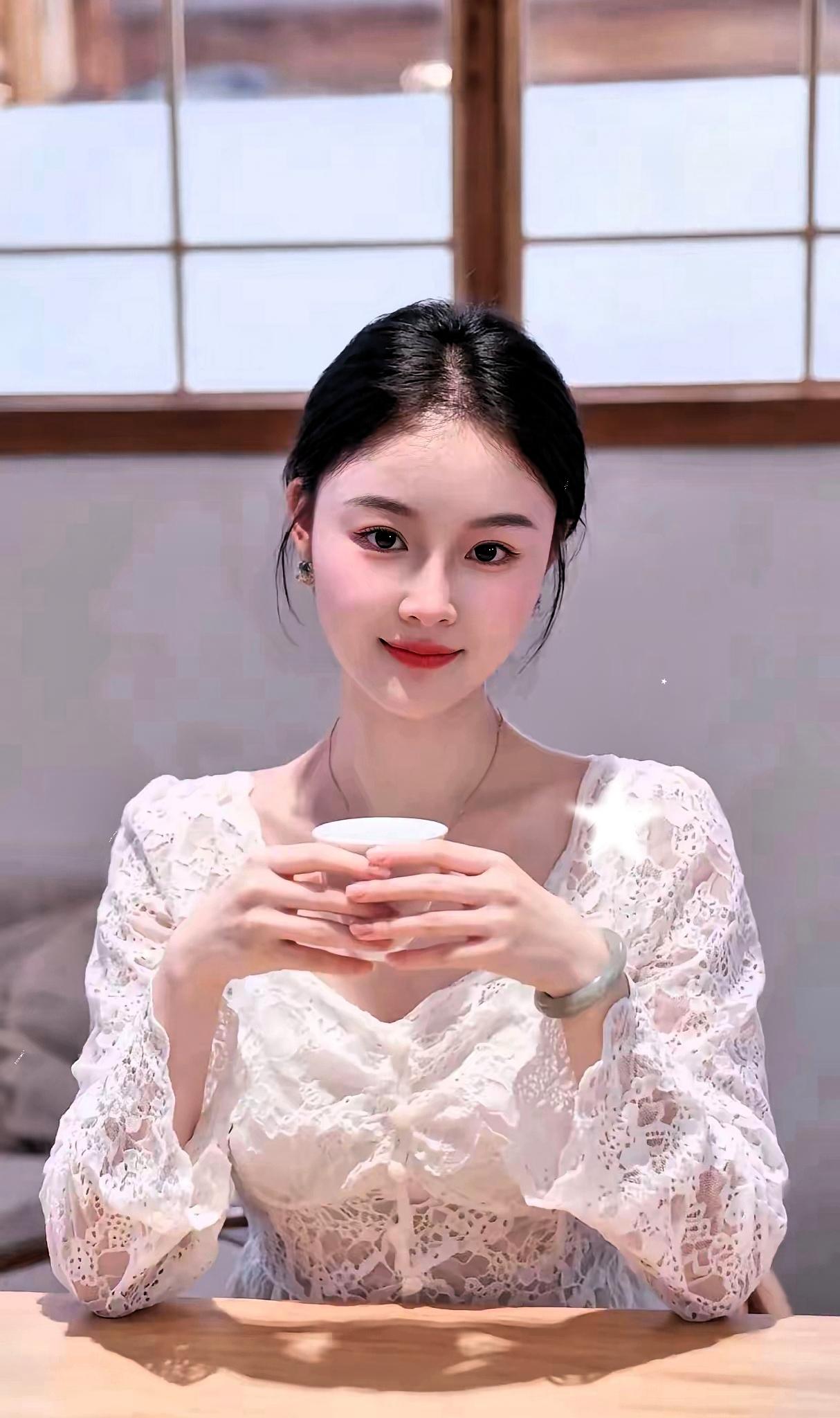 一位成功人士说得很透：“一天挣100，天天想女人。一天挣1000，天天有女人