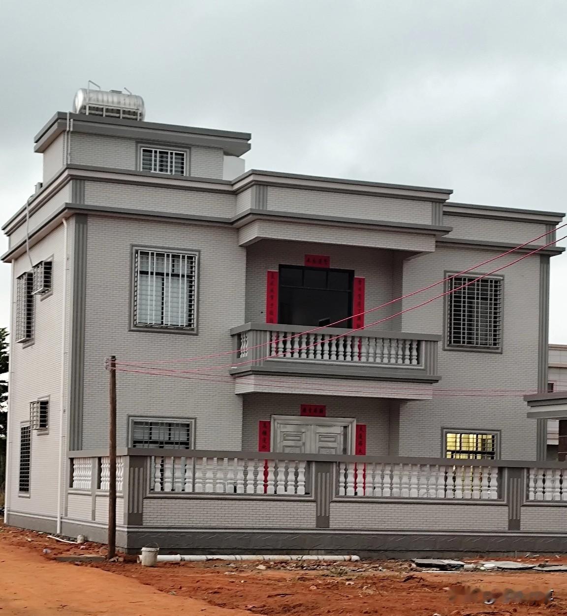 各位粤西的乡邻、懂风水的朋友，快来帮看看！我上一条头条分享了邻居家的新房，有细