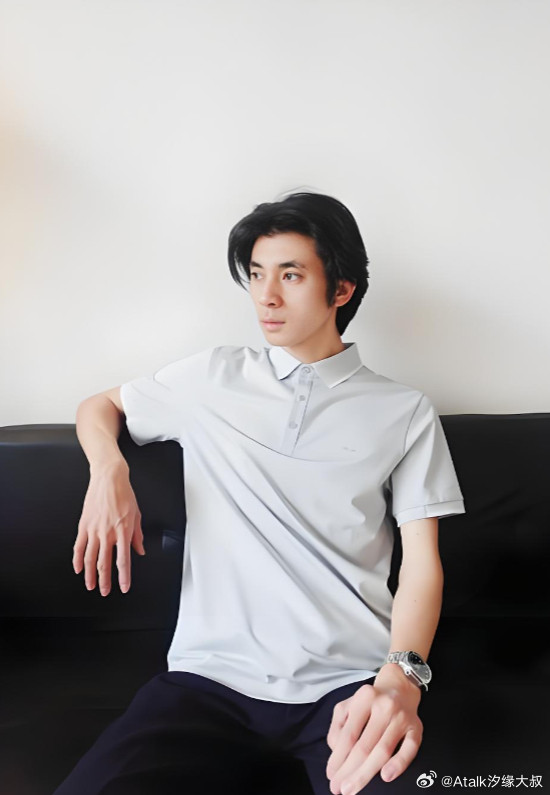 这个男命的事业运如何？日元为癸水，地支巳丑酉三合金，酉为中神，印星很旺。财星丁火为用，年柱丁丑，丁火