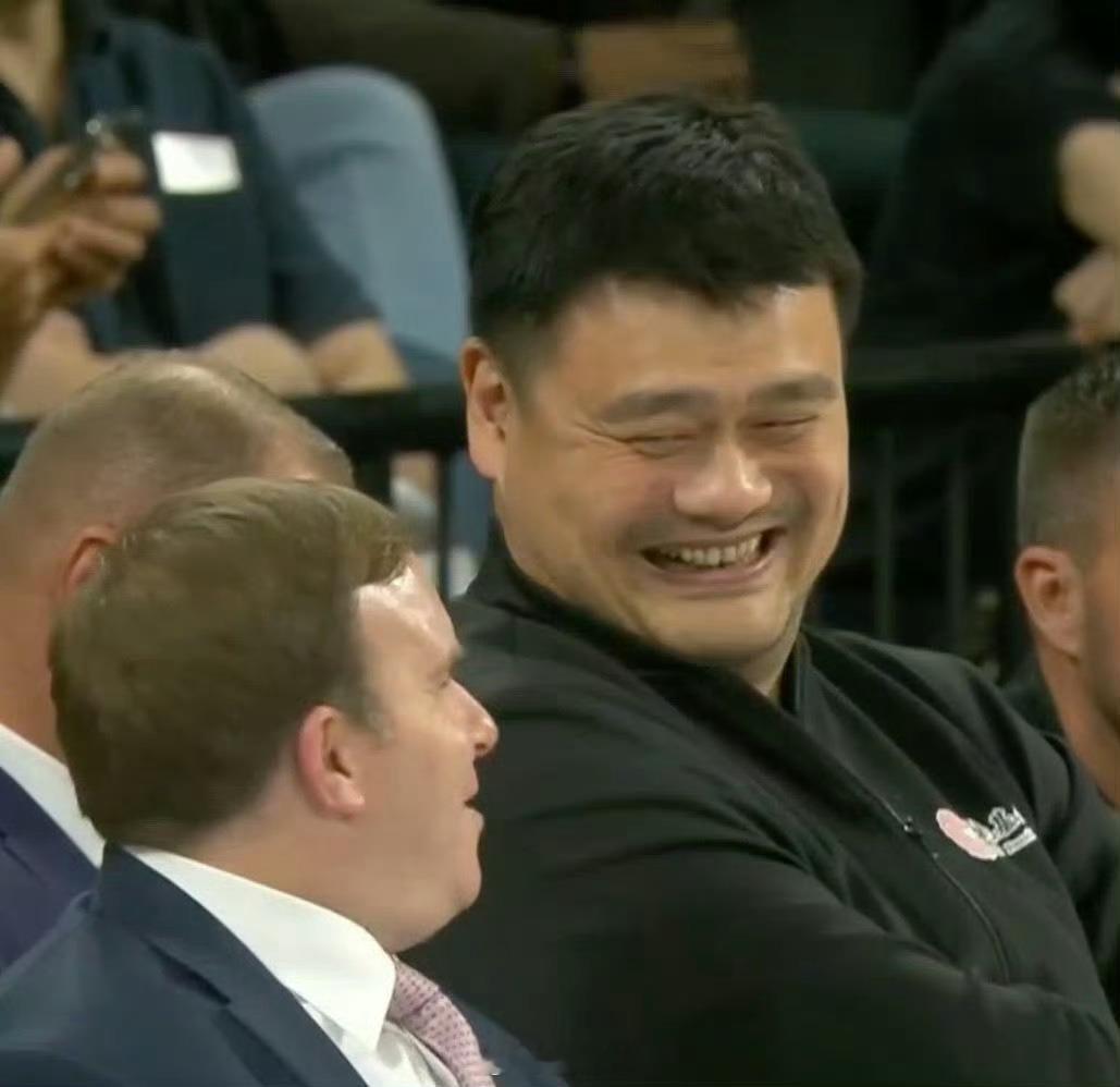 卸下重负，一身轻松。姚明再现表情包篮网vs太阳​​​