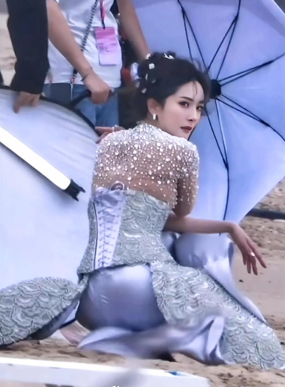 事实证明,杨幂没有垫臀,有点分析能力的人都能看出来。只是她的身材太好,让黑粉