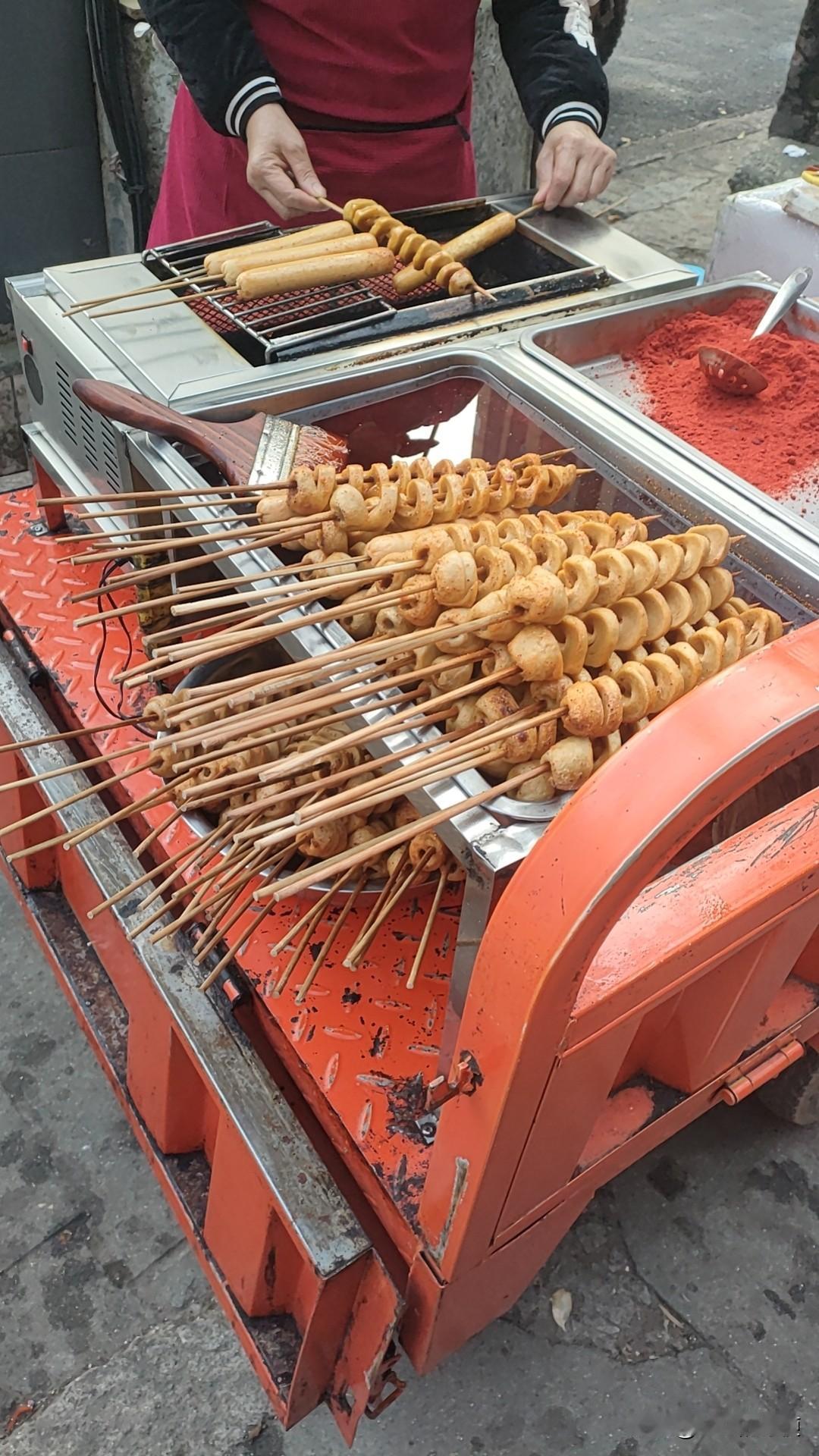 好多年轻人都说不适合结婚，不想结婚，为什么呢？目前好多现状是年轻的男方，赚不