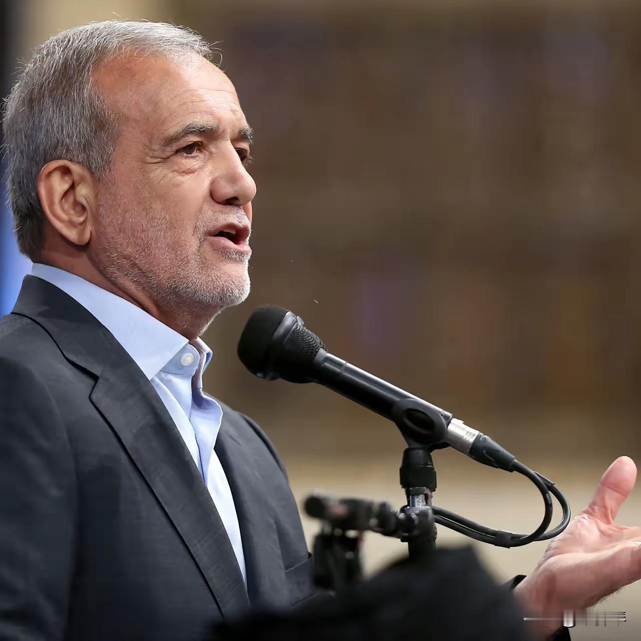 伊朗的悲壮时刻！​伊朗总统佩泽希齐扬最新宣誓：迄今为止，已有超过1400万勇敢