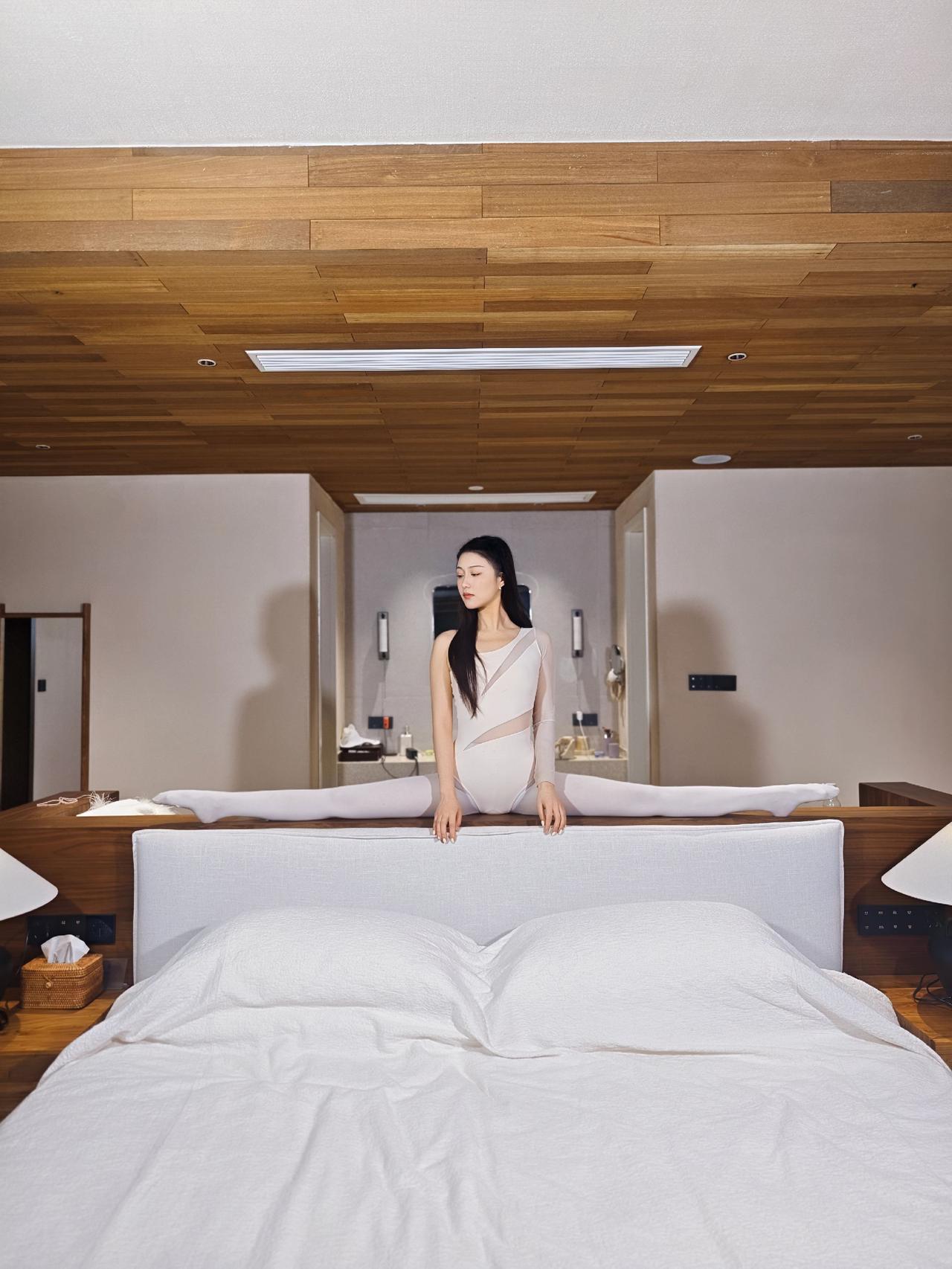 长沙约拍📷-芭蕾居家写真设备：Xiaomi15Ultra长沙约拍舞蹈