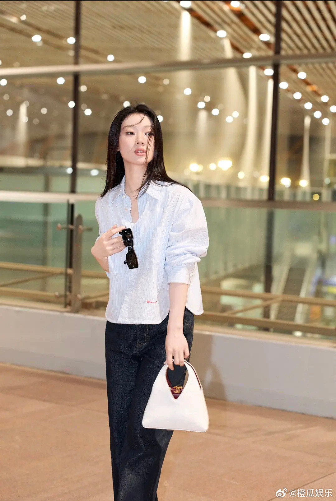 单依纯巴黎高定周出发CHANEL专属女郎单依纯奔赴巴黎高定，两套出发图质感直接