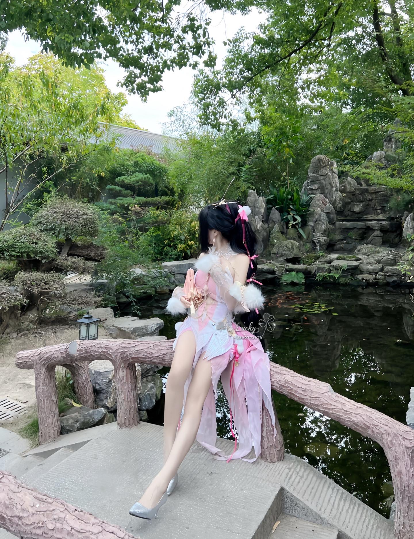 我的武魂是兔 就是很可爱的那种小白兔。