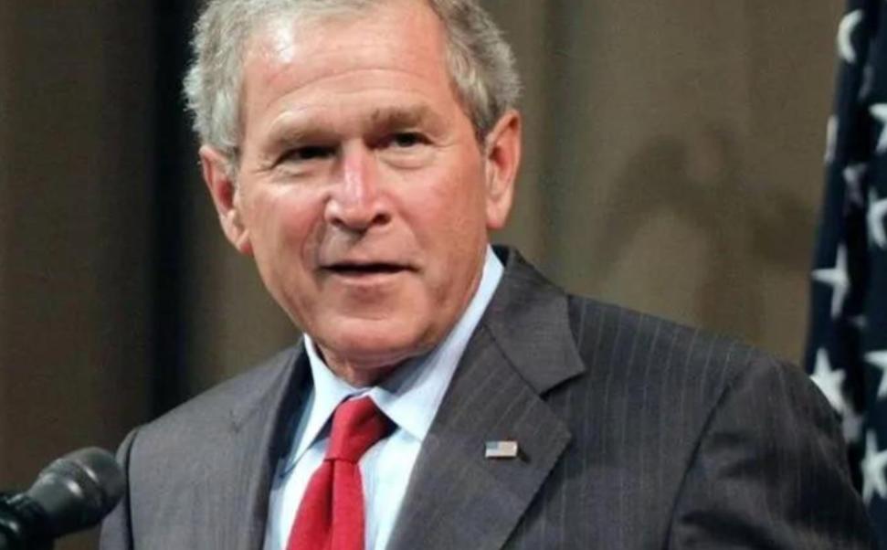 小布什在任时，解决了萨达姆，但来不及解决塔利班。奥巴马在任时，解决了卡扎菲，但仍