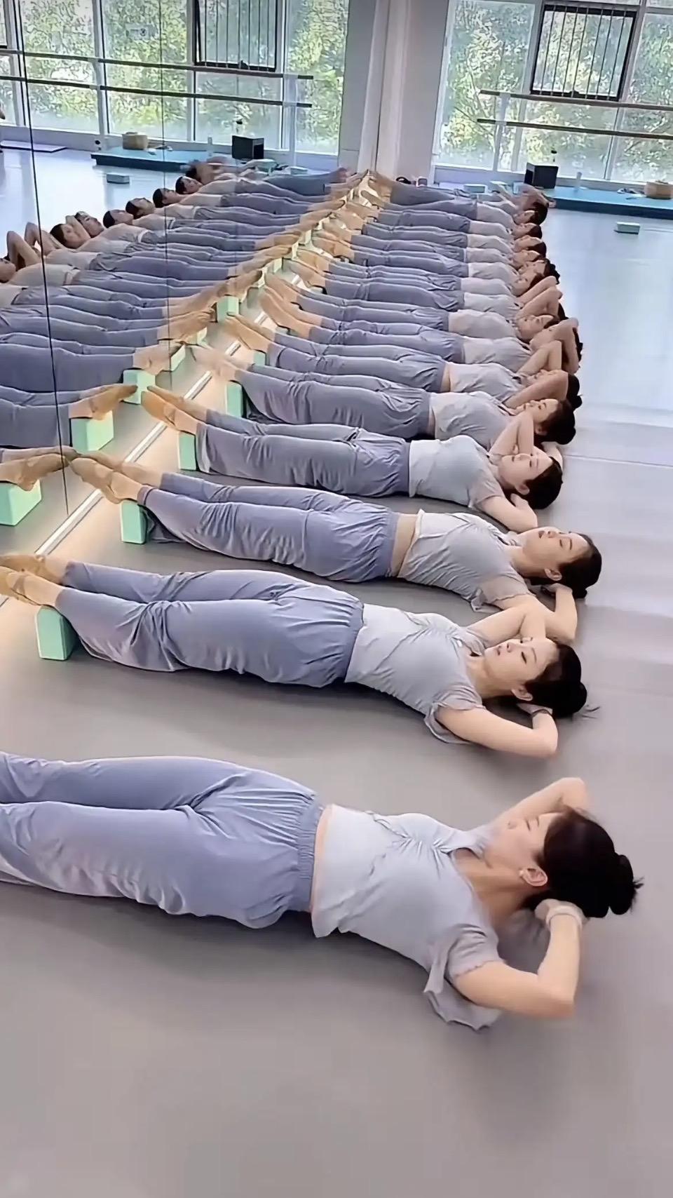 瑜伽课打卡🧘‍♀️一起享受宁静与放松！