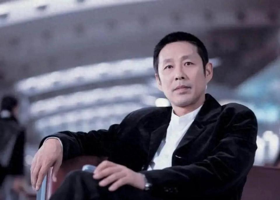 “陈道明开炮娱乐圈：流量演员是‘塑料人’，资本强捧是‘罪过’！”正文：“抗日