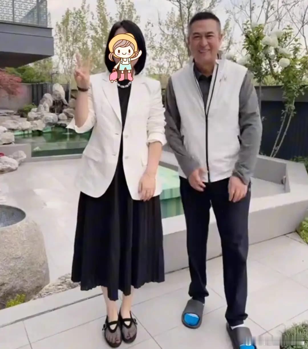 张嘉译西安别墅庆生，染完头发直接年轻10岁，年纪越大越有魅力！