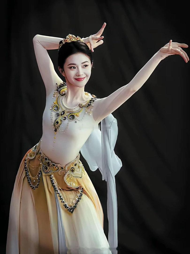 老谋子眼毒，挑的刘浩存小姑娘眼神真干净
