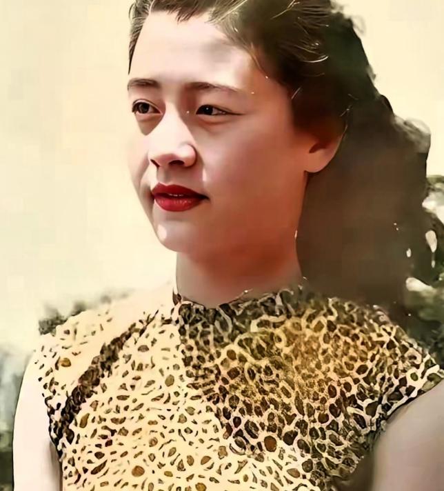 1983年，一代国画大师张大千在台湾病逝。弥留之际，张大千郑重立下遗嘱，对自己数