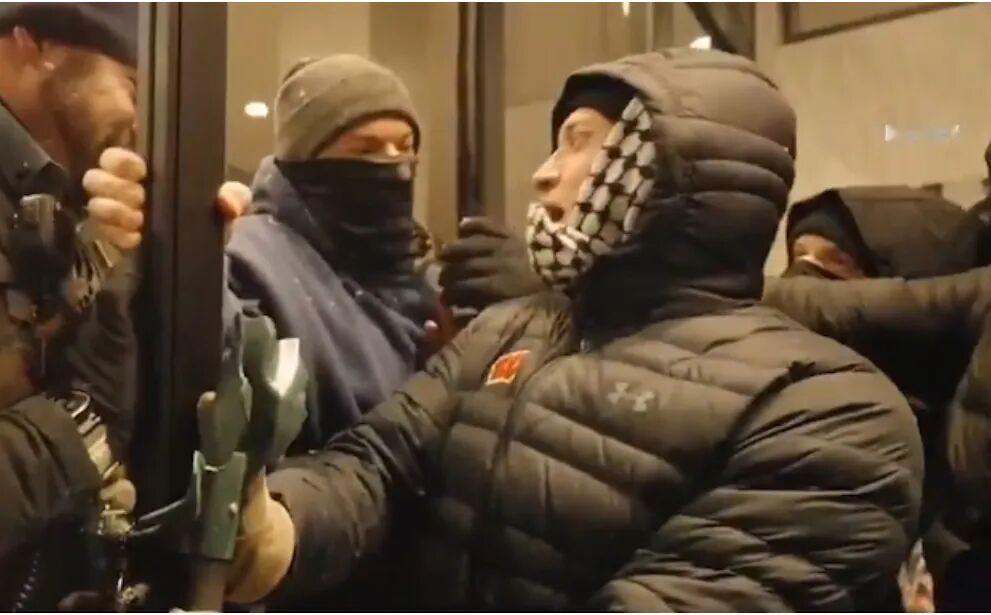 美国联邦上诉法院做出支持ICE的裁决昨天，美国第八巡回上诉法院三名法官组成的