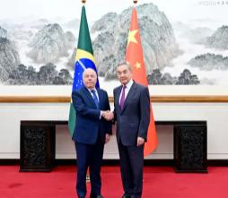 5月31日，巴西外长维埃拉紧急飞往北京，这一趟比预想的都快、都急。 看看日历
