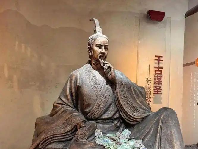 一位厅级老领导谆谆告诫："跟任何人发生矛盾和冲突，你千万不要想着去赢别人，也不