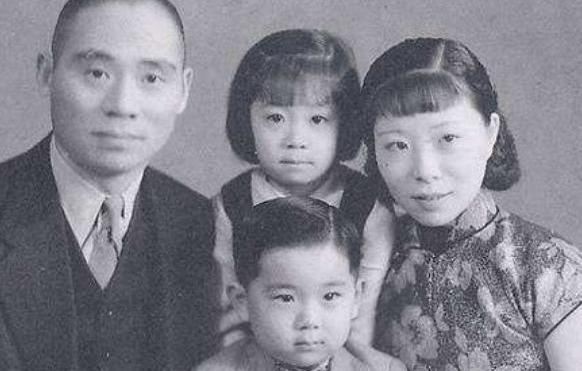 1938年，顾祝同瞒着妻子许文蓉在外养小妾，并把小妾肚子搞大，许文蓉知道后，不哭