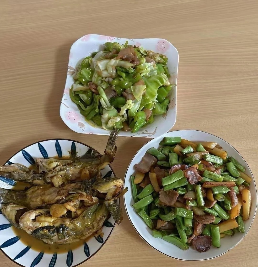 花5000和2000找的阿姨做的饭